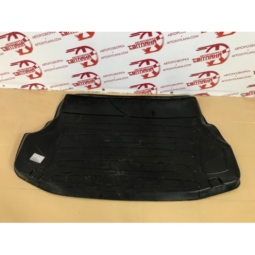 Коврик багажника резиновий Kia Sorento 2002-2009 303117100012